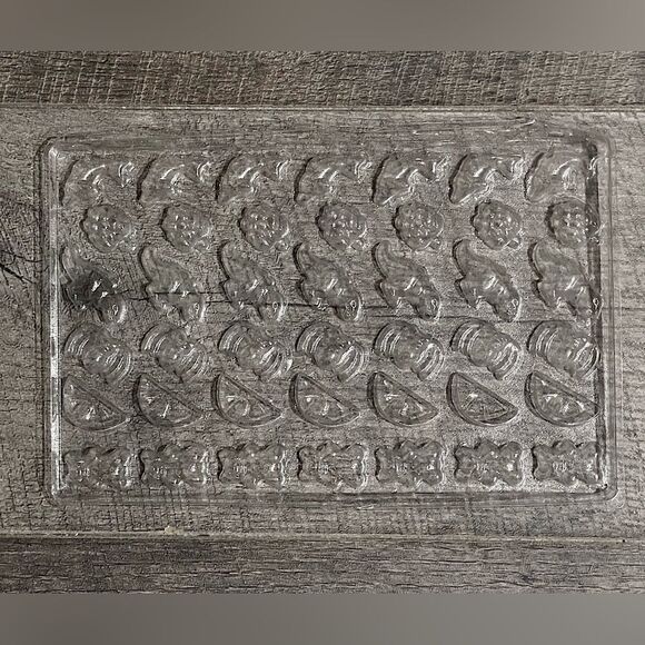 Geek & Co. Gummy Candy Lab Mold, Lemon Flavored Sugar Mix & Instruction Manual. - Picture 4 of 6